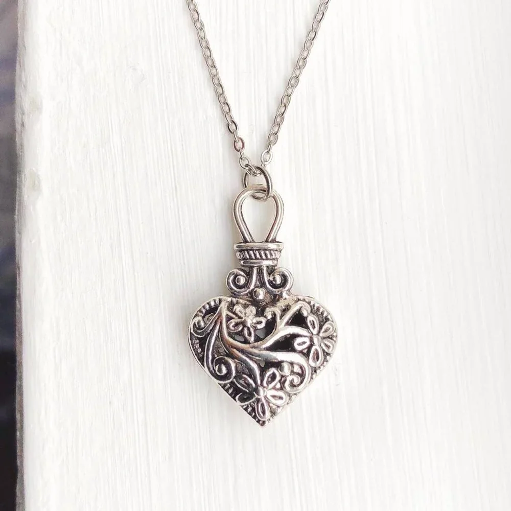 Puffy Antique Floral Heart Pendant Chain Necklace